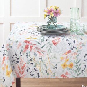 Indoor Outdoor Fabric Tablecloth 60x84 in Floral Feral Flower Easy Care